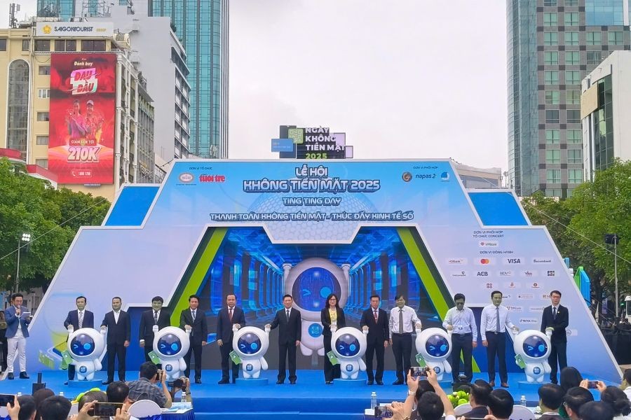 tp-ho-chi-minh-khai-mac-le-hoi-khong-tien-mat-2025