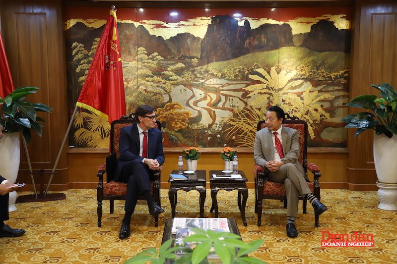 vcci-ky-mou-voi-chinh-quyen-vung-catalonia-nham-mo-rong-ket-noi-doanh-nghiep