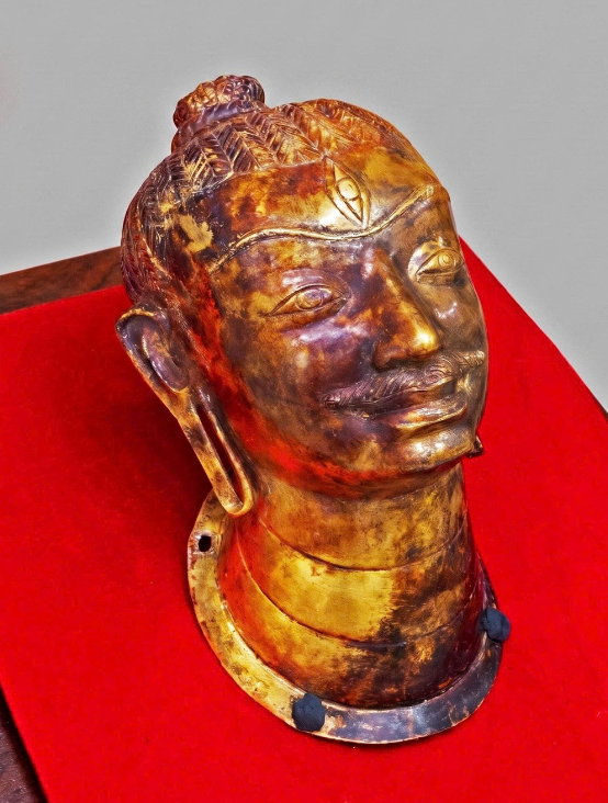 khi-den-thap-la-trung-tam-tai-chinh-cua-mot-vuong-quoc