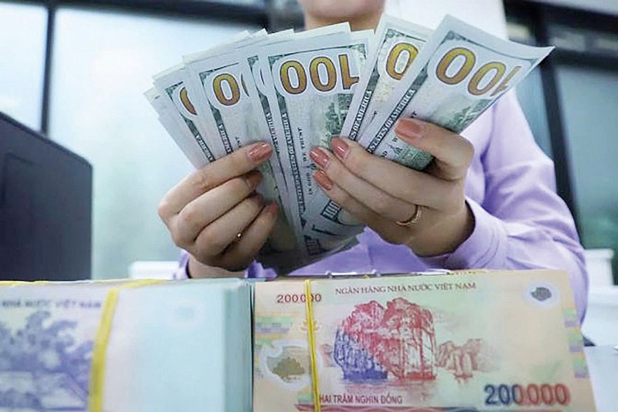 vung-tay-lai-truoc-song-gio-lai-suat-toan-cau