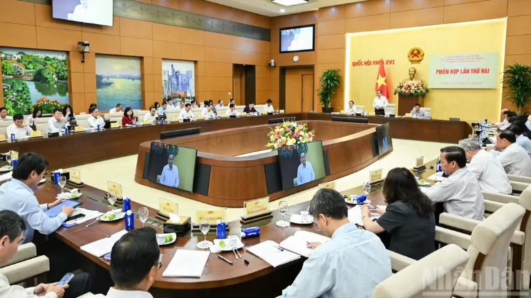 hoan-thien-cau-truc-he-thong-phap-luat-khoa-hoc-va-hien-dai