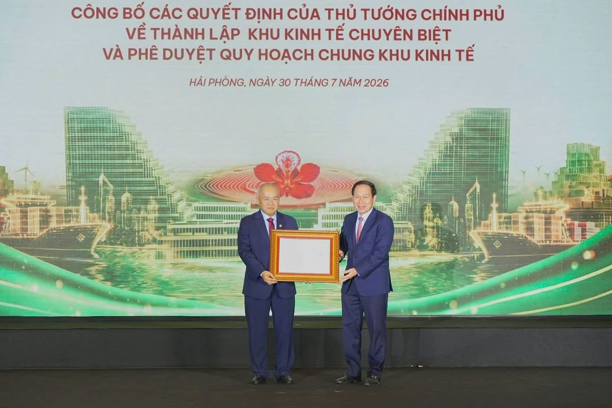 cong-bo-cac-quyet-dinh-ve-khu-kinh-te-va-khu-thuong-mai-tu-do-hai-phong