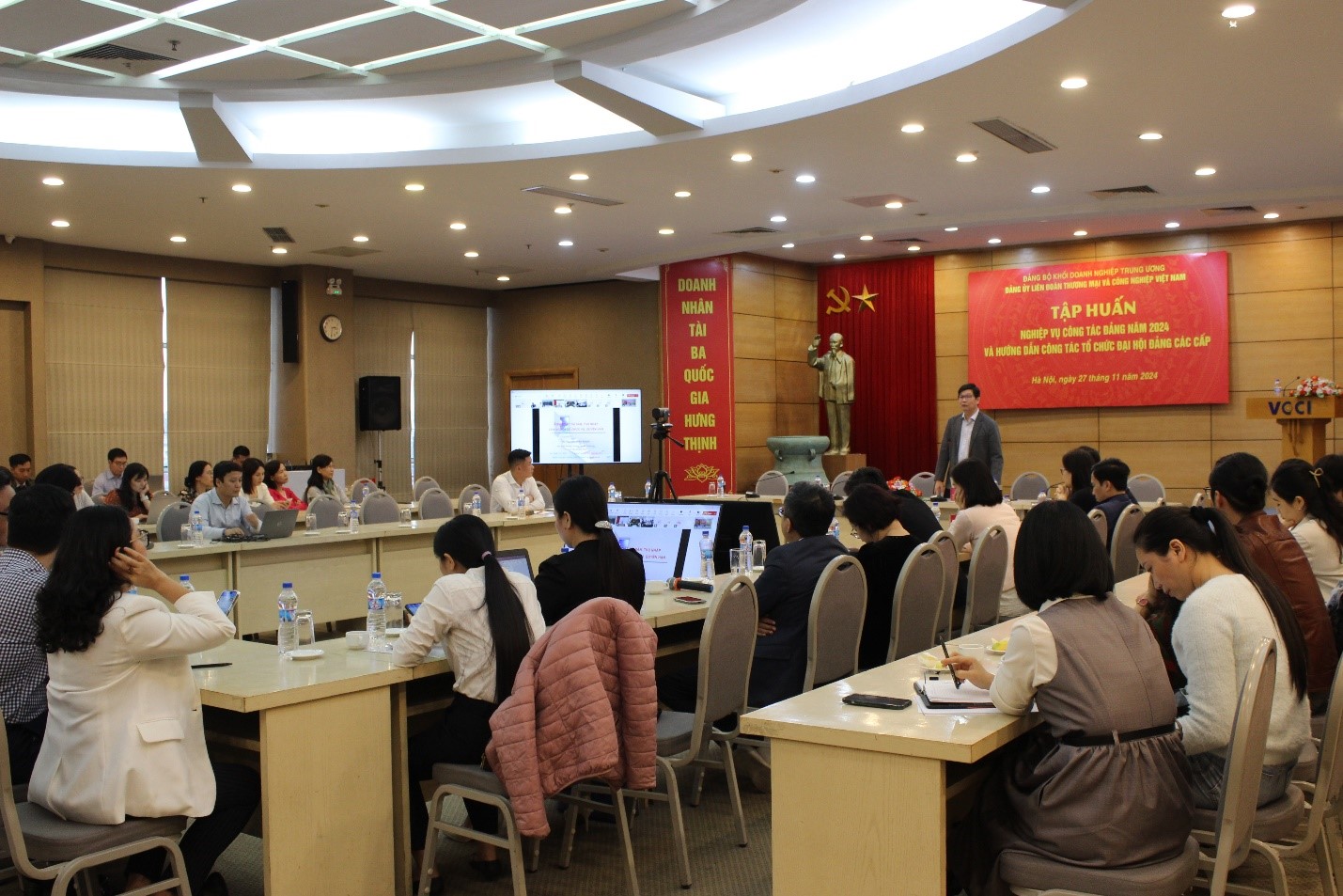 Tiến sĩ Nguyễn Tuấn Khanh, Phó Hiệu trưởng Trường Đào tạo cán bộ Thanh tra, Thanh tra Chính phủ truyền đạt.jpg