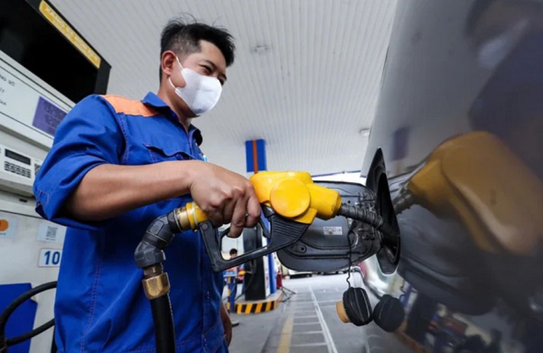 Giá dầu diesel giảm gần 600 đồng/lít