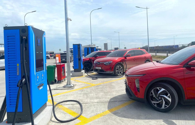 "Điện hóa" phương tiện, hạ tầng tại Việt Nam đang diễn ra thế nào?