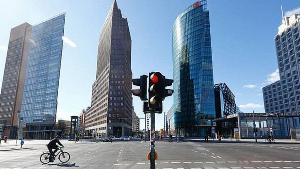 kinh-te-eurozone-vuot-cu-soc-nang-luong-tot-hon-du-bao-hoat-dong-thuong-mai-lien-quan-den-ai-la-luc-day-quan-trong