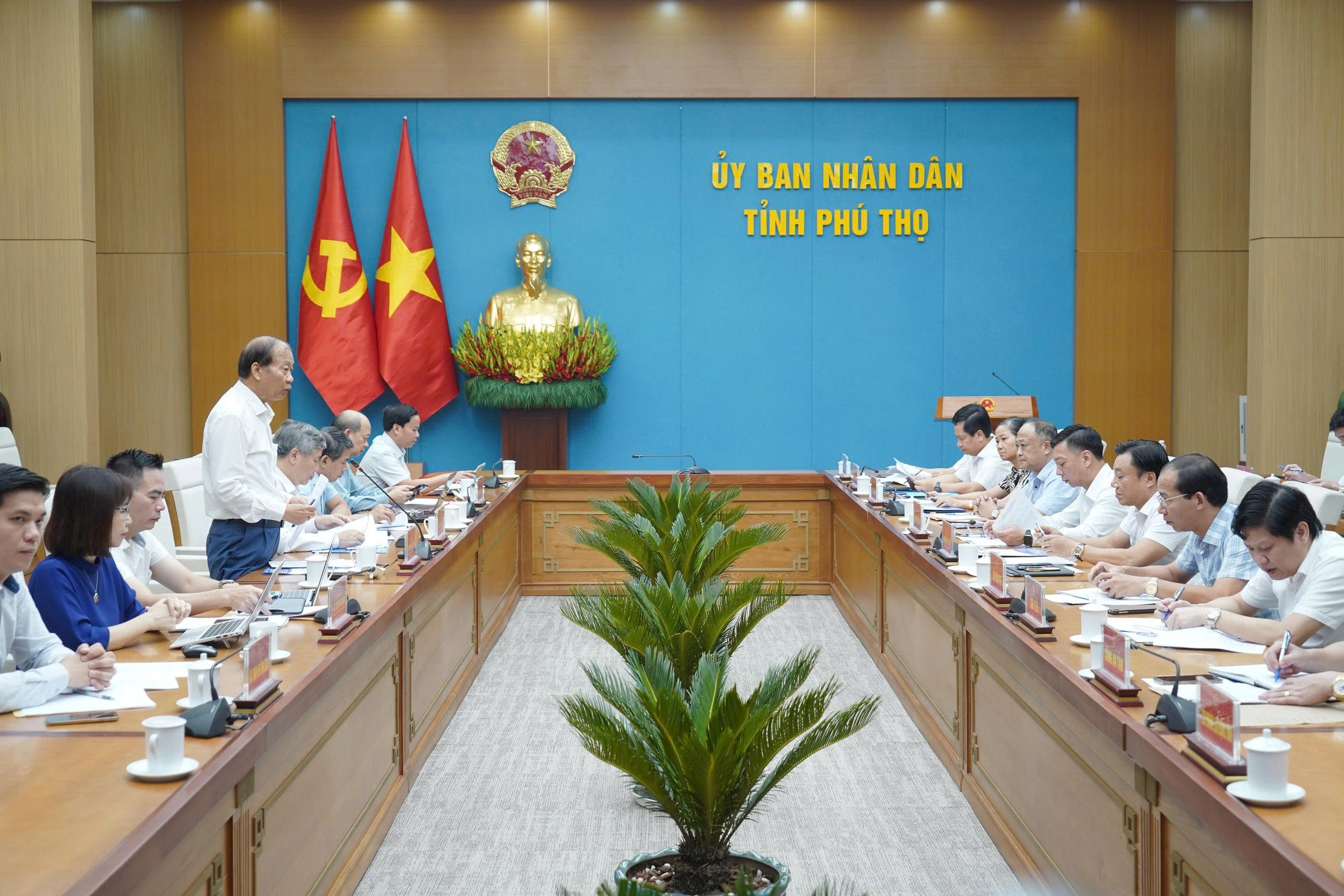 Đoàn công tác của Hội đồng Quản lý BHXH giám sát tình hình  thực hiện chính sách BHXH, BHYT, BHTN tại tỉnh Phú Thọ