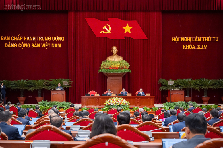 Xây dựng Đảng và hệ thống chính trị đủ sức lãnh đạo, tổ chức thực hiện các mục tiêu phát triển