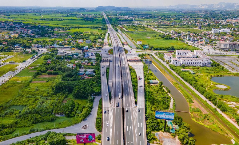 Ninh Bình tăng trưởng 11,31%, quyết tâm giữ nhịp 'hai con số' cả năm