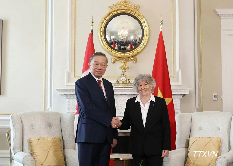 tong-bi-thu-chu-tich-nuoc-to-lam-hoi-kien-voi-toan-quyen-canada-louise-arbour