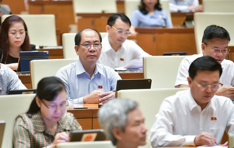 trinh-quoc-hoi-thong-qua-luat-sua-doi-4-luat-ve-dau-tu-tai-ky-hop-thu-8