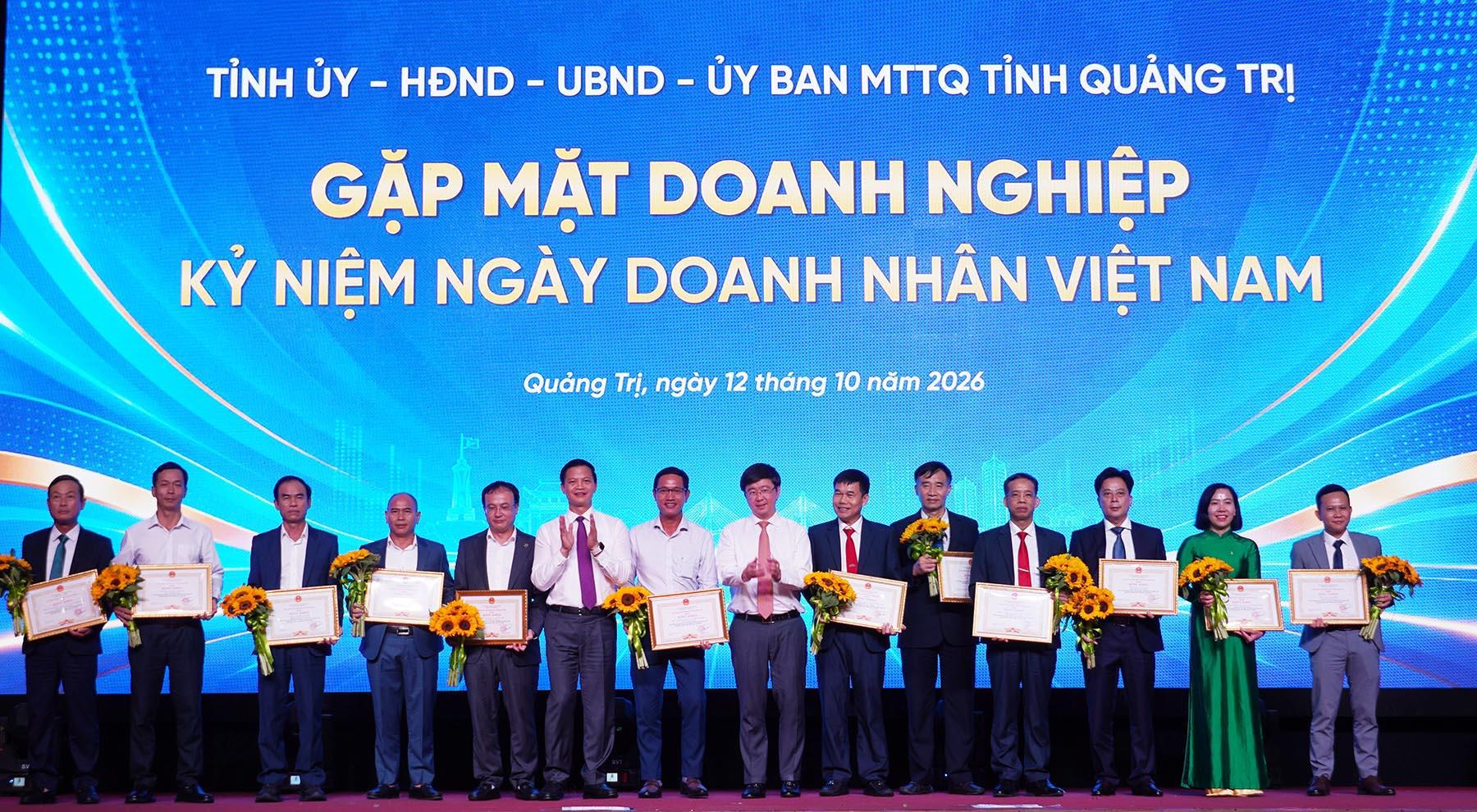 Lãnh đạo tỉnh Quảng Trị gặp mặt doanh nghiệp, nhà đầu tư năm 2026