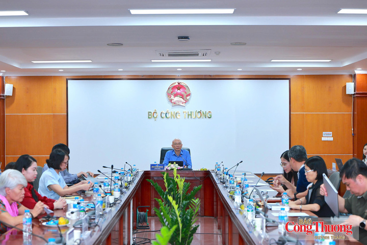 Doanh nghiệp 'hiến kế' tháo gỡ điểm nghẽn, giảm chi phí logistics cho xuất nhập khẩu