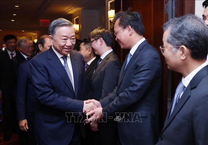 tong-bi-thu-chu-tich-nuoc-to-lam-du-toa-dam-ve-phat-trien-nganh-cong-nghiep-ban-dan-va-ai