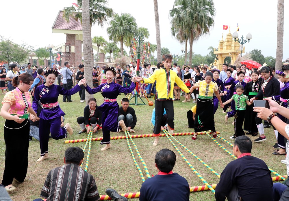 du-lich-viet-nam-tro-thanh-nganh-kinh-te-mui-nhon-trong-ky-nguyen-moi-de-van-hoa-dan-duong-cho-du-lich