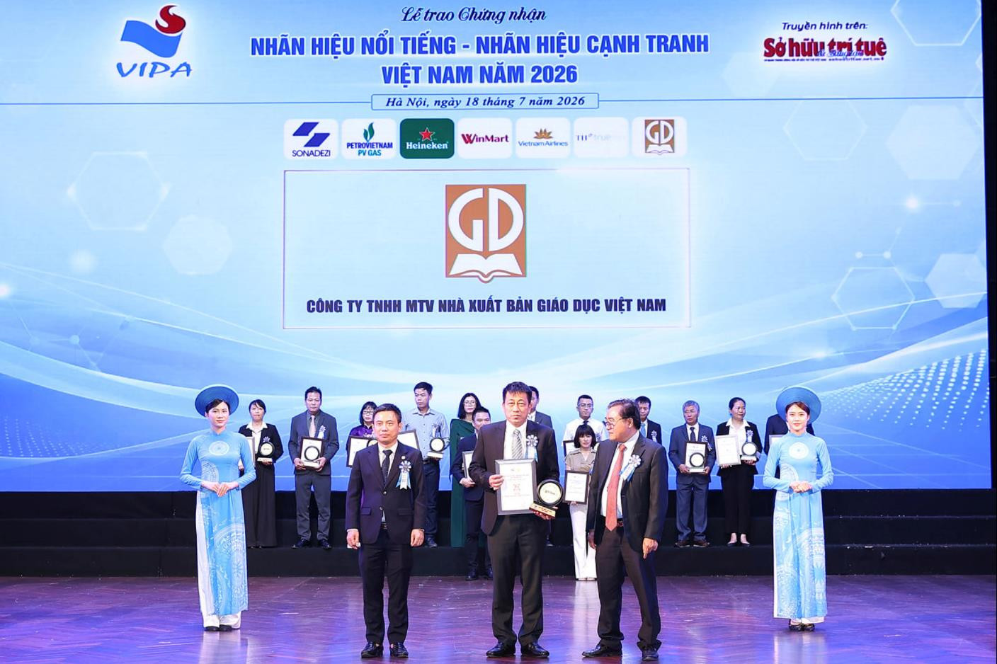 nha-xuat-ban-giao-duc-viet-nam-vao-top-20-nhan-hieu