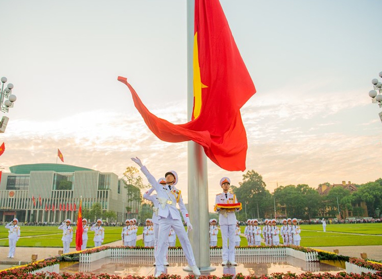 304-dat-nuoc-tron-niem-vui