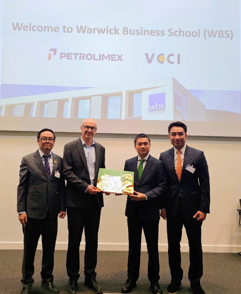VCCI phối hợp Trường Kinh doanh Warwick (WBS) đào tạo lãnh đạo cấp cao cho Petrolimex