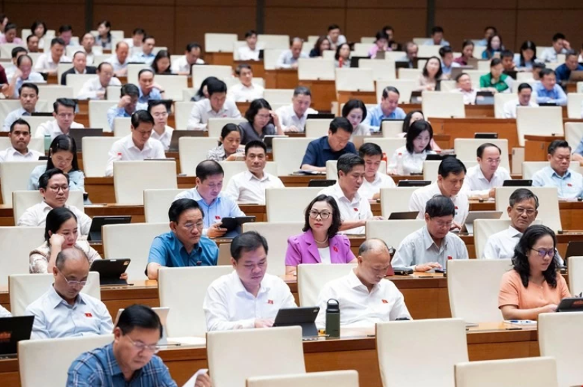 hom-nay-quoc-hoi-thao-luan-ve-du-thao-luat-sua-doi-bo-sung-mot-so-dieu-cua-luat-nguoi-lao-dong-viet-nam-di-lam-viec-o-nuoc-ngoai-theo-hop-dong