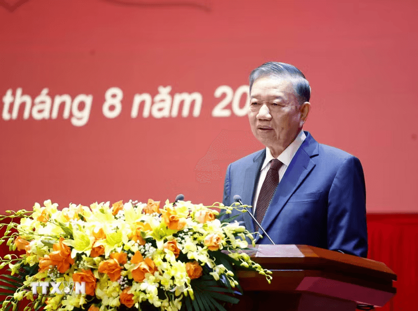 tong-bi-thu-chu-tich-nuoc-du-khai-mac-chuong-trinh-boi-duong-kien-thuc-doi-voi-uy-vien-tw-dang-khoa-xiv