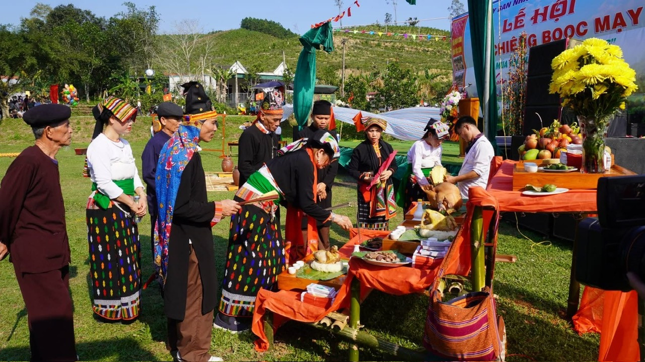 so-hoa-van-hoa-dan-toc-thieu-so-de-phat-trien-du-lich-cong-dong-ben-vung