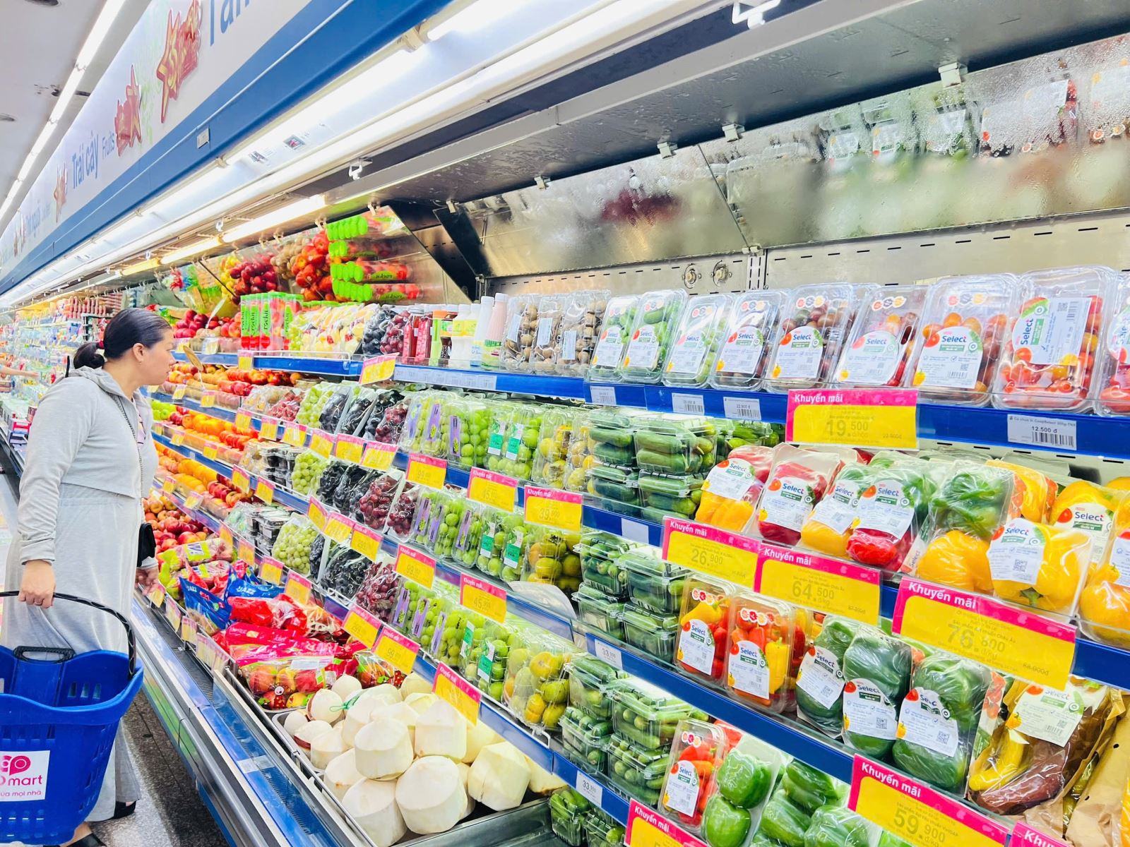 sieu-thi-ban-hang-khong-loi-nhuan-nham-chia-se-kho-khan-voi-nguoi-dan-bi-anh-huong-boi-bao-so-3