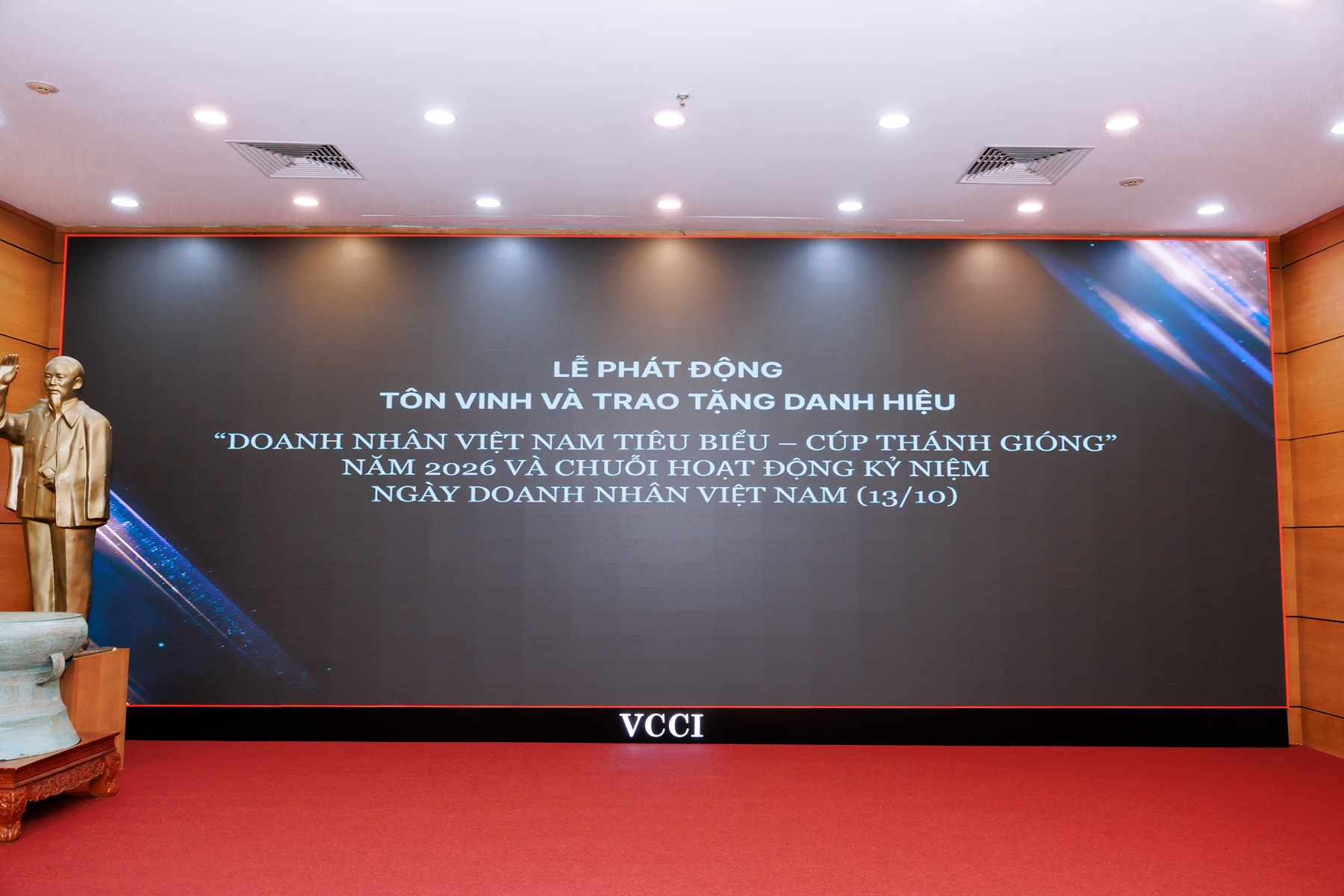 “Doanh nhân Việt Nam tiêu biểu - Cúp Thánh Gióng” 11/8/2026