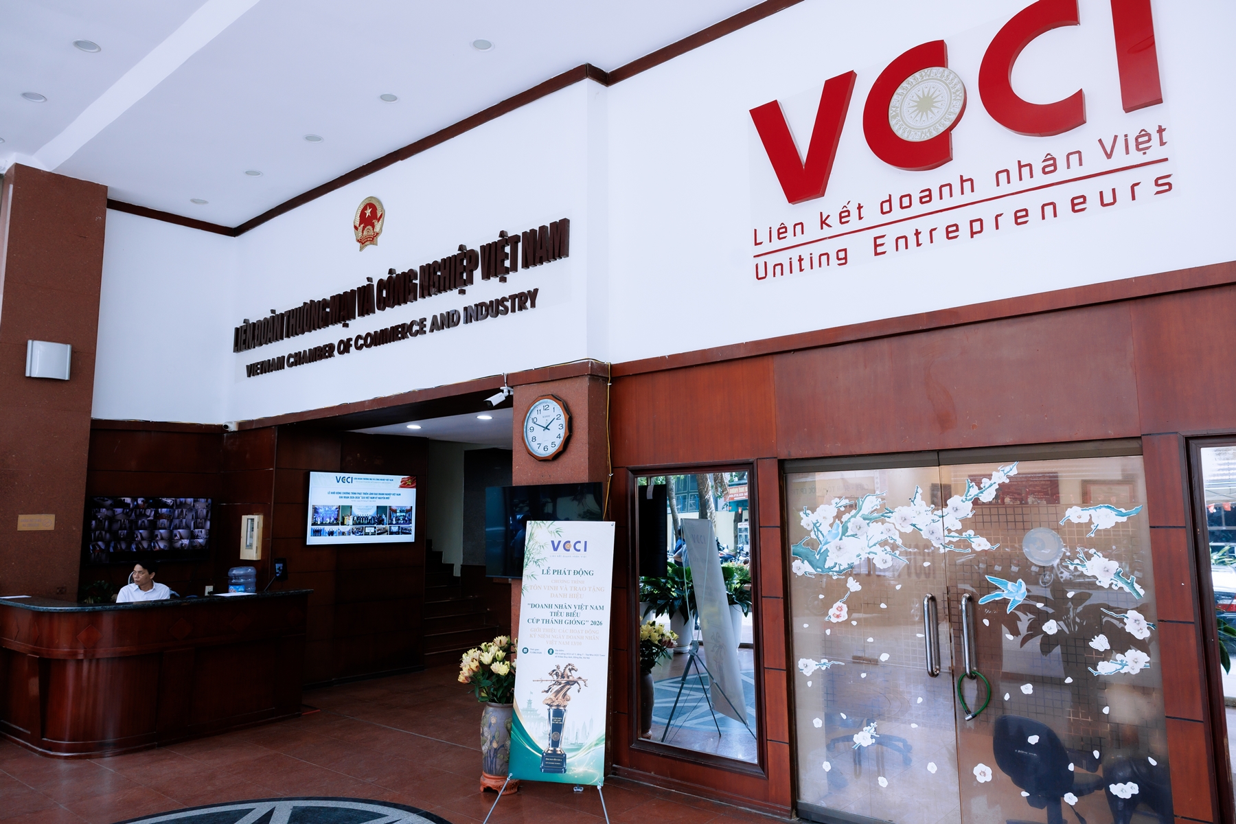 “Doanh nhân Việt Nam tiêu biểu - Cúp Thánh Gióng” 11/8/2026