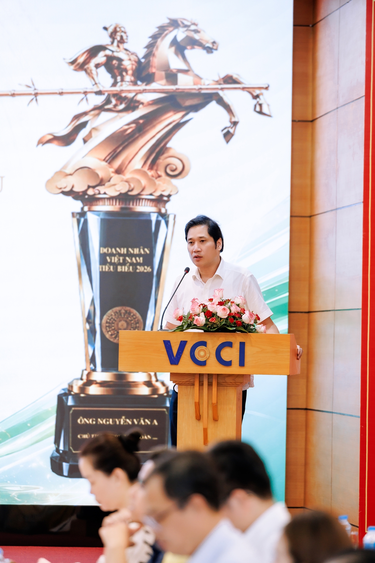 “Doanh nhân Việt Nam tiêu biểu - Cúp Thánh Gióng” 11/8/2026