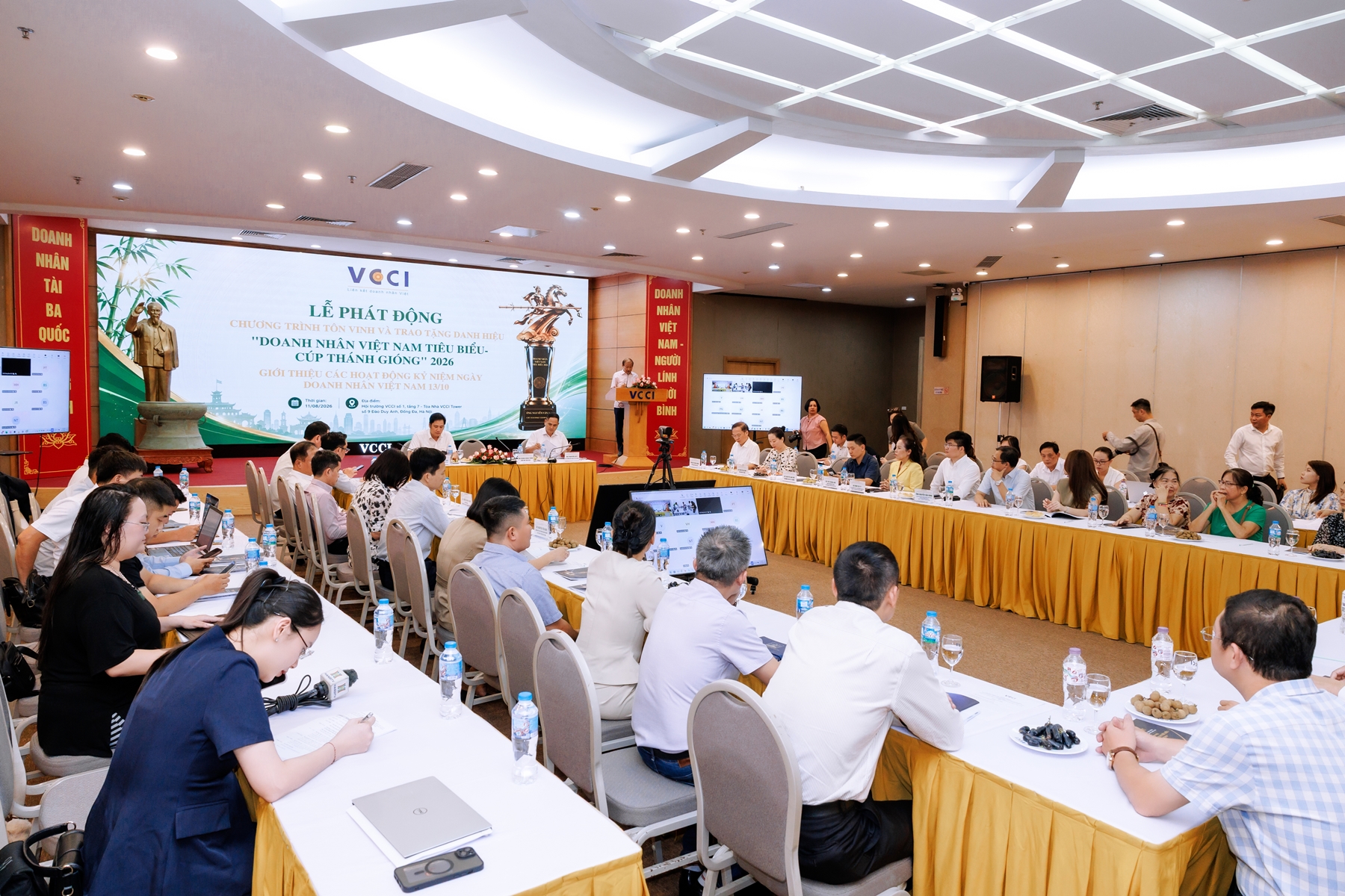 “Doanh nhân Việt Nam tiêu biểu - Cúp Thánh Gióng” 11/8/2026