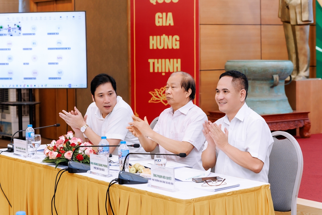 “Doanh nhân Việt Nam tiêu biểu - Cúp Thánh Gióng” 11/8/2026