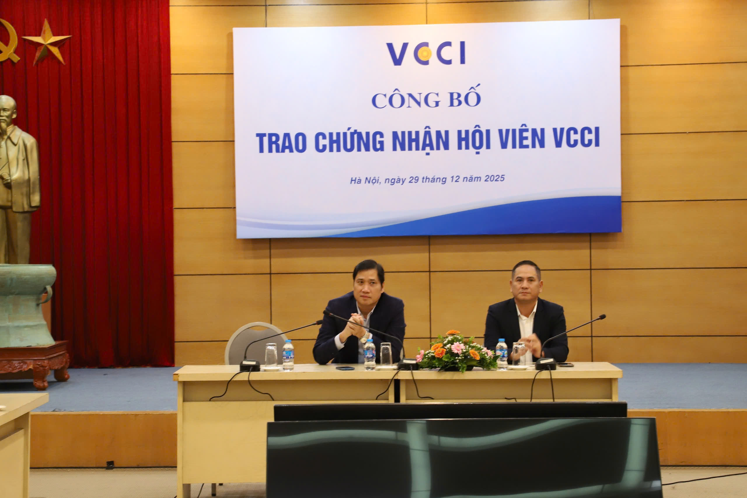 Công bố trao chứng nhận hội viên VCCI ngày 29/12/2025