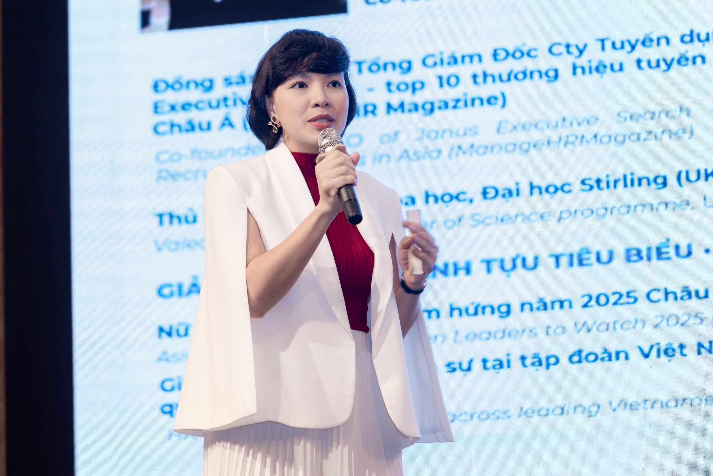 Lễ khởi động Chương trình phát triển lãnh đạo Doanh nghiệp Việt Nam “CEO Việt Nam Kỷ nguyên mới” 25/7/2026