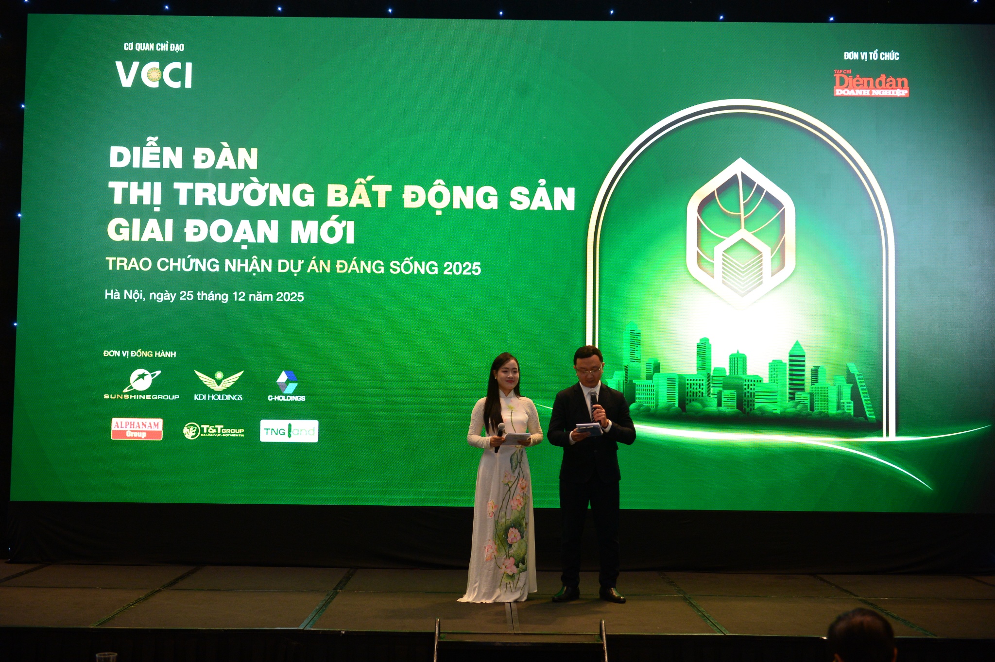 Diễn đàn Thị trường bất động sản giai đoạn mới 25/12/2025