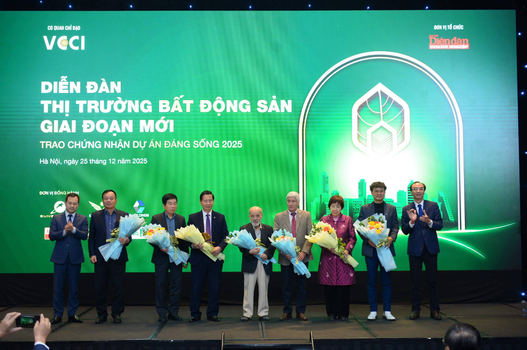 Diễn đàn Thị trường bất động sản giai đoạn mới 25/12/2025