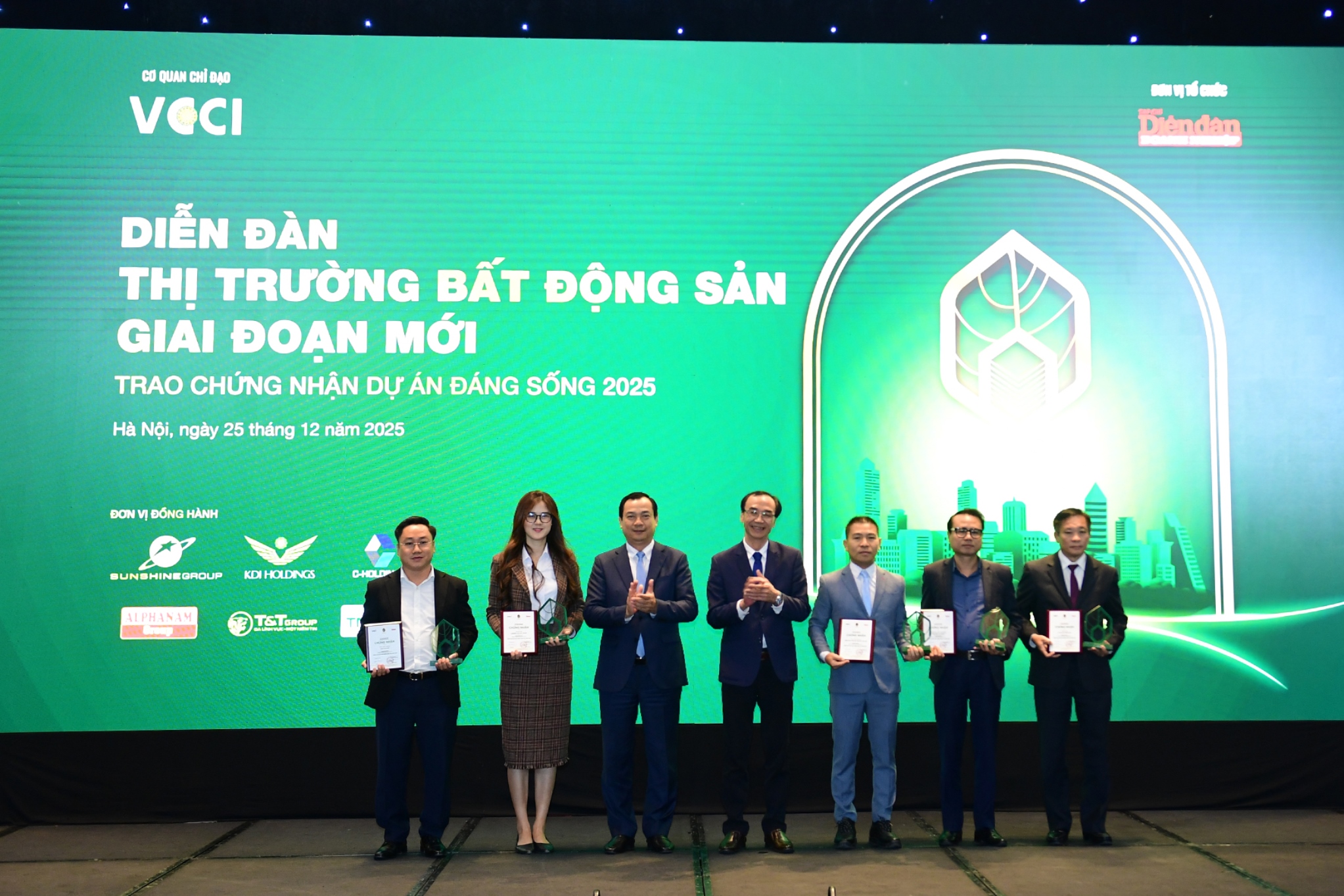 Diễn đàn Thị trường bất động sản giai đoạn mới 25/12/2025