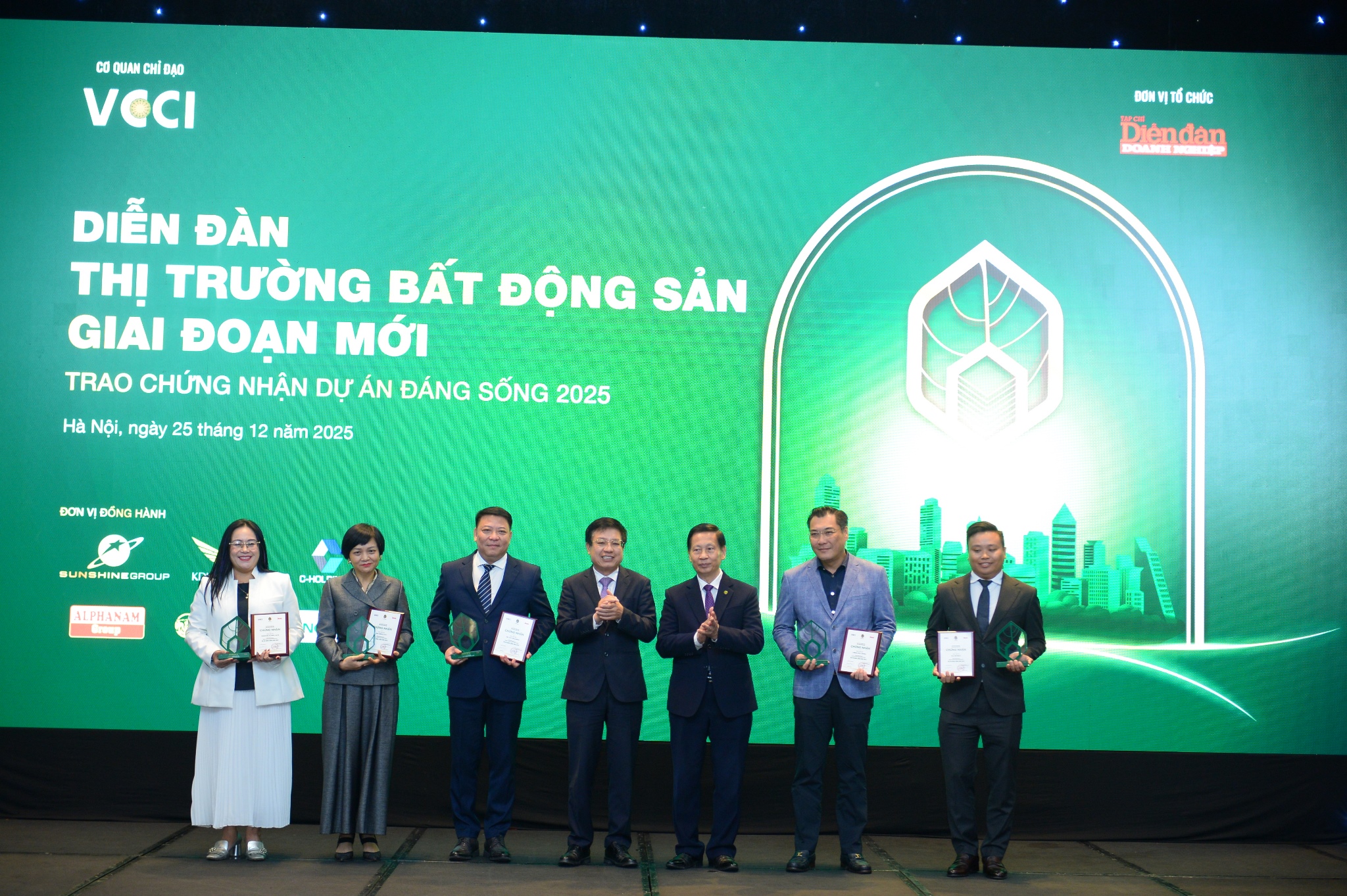 Diễn đàn Thị trường bất động sản giai đoạn mới 25/12/2025