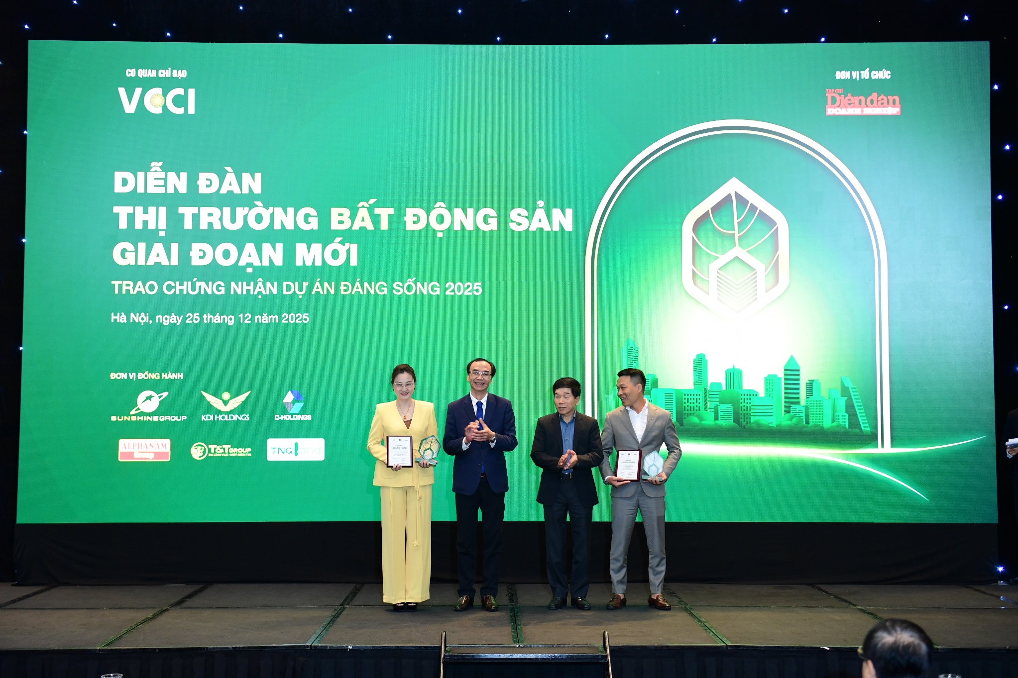 Diễn đàn Thị trường bất động sản giai đoạn mới 25/12/2025