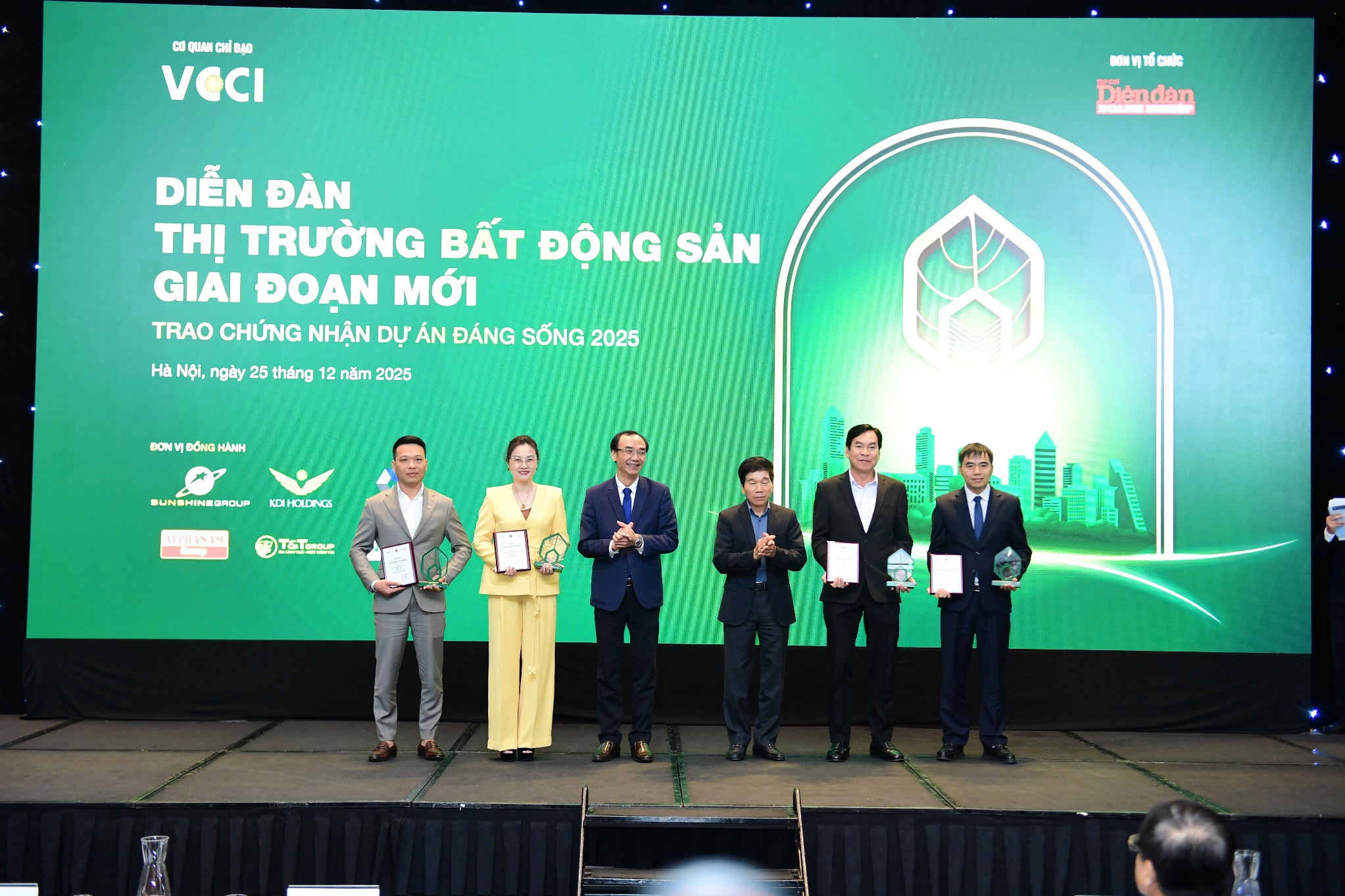 Diễn đàn Thị trường bất động sản giai đoạn mới 25/12/2025