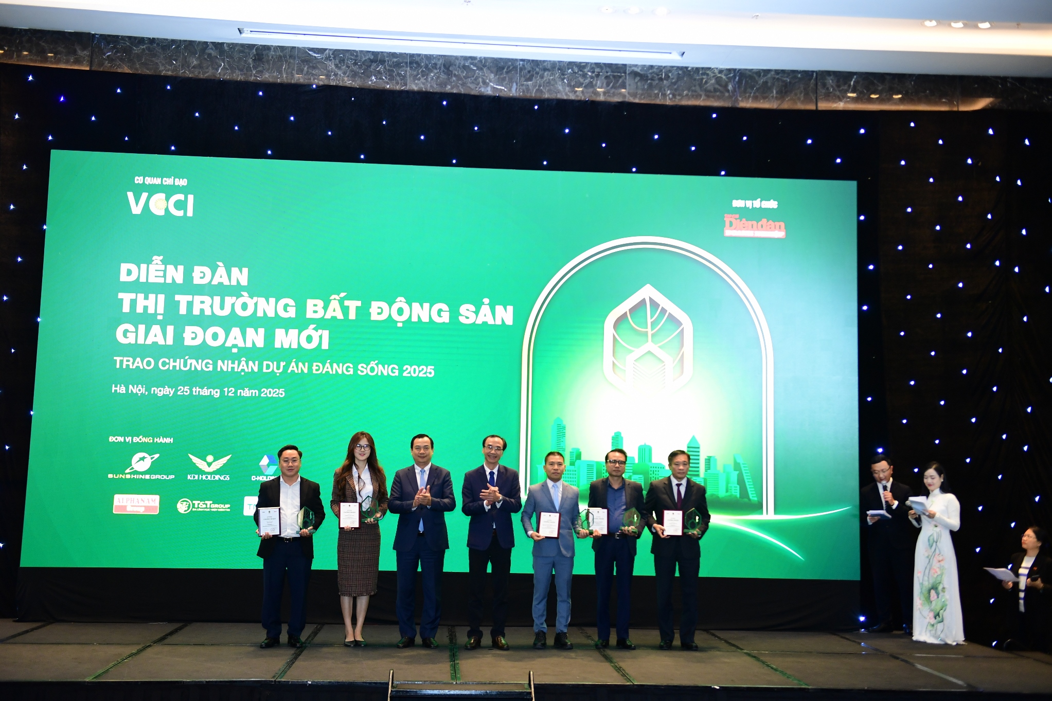Diễn đàn Thị trường bất động sản giai đoạn mới 25/12/2025