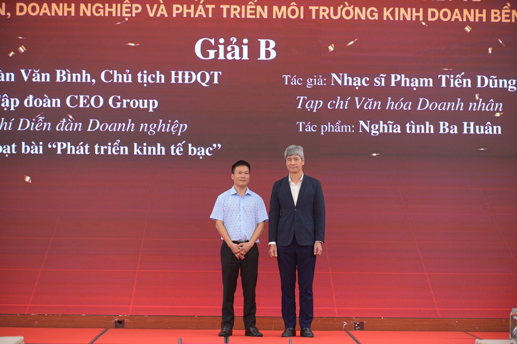 Diễn đàn Báo chí và Doanh nghiệp đồng hành vì Việt Nam phồn vinh, hạnh phúc năm 2024