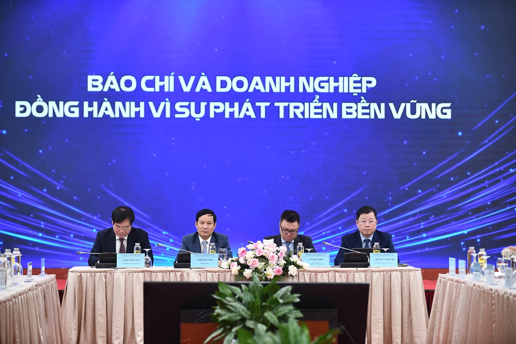 Diễn đàn Báo chí và Doanh nghiệp đồng hành vì Việt Nam phồn vinh, hạnh phúc năm 2024