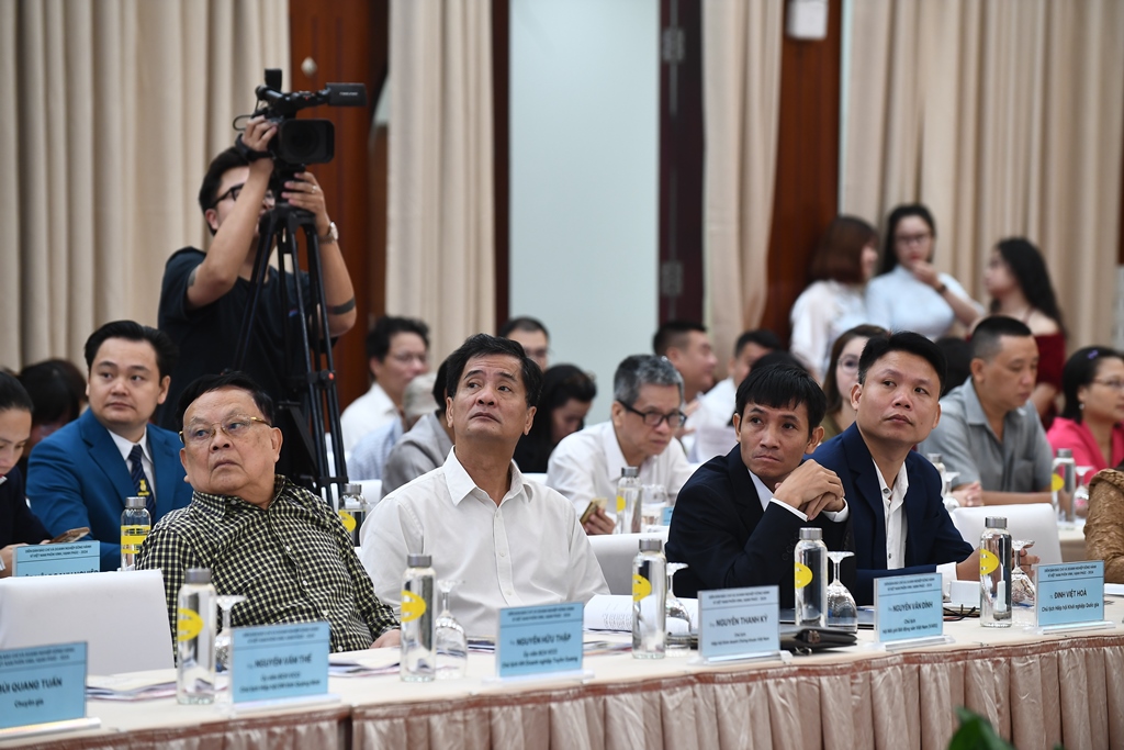 Diễn đàn Báo chí và Doanh nghiệp đồng hành vì Việt Nam phồn vinh, hạnh phúc năm 2024