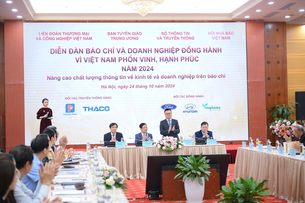 Diễn đàn Báo chí và Doanh nghiệp đồng hành vì Việt Nam phồn vinh, hạnh phúc năm 2024
