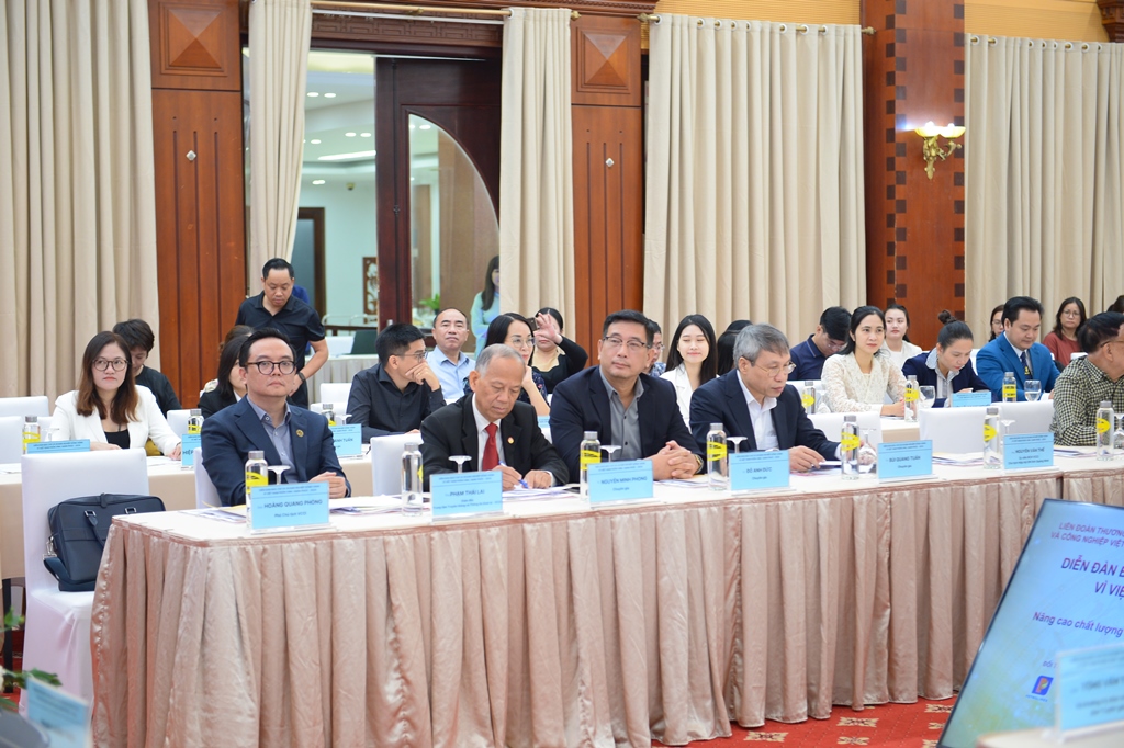Diễn đàn Báo chí và Doanh nghiệp đồng hành vì Việt Nam phồn vinh, hạnh phúc năm 2024