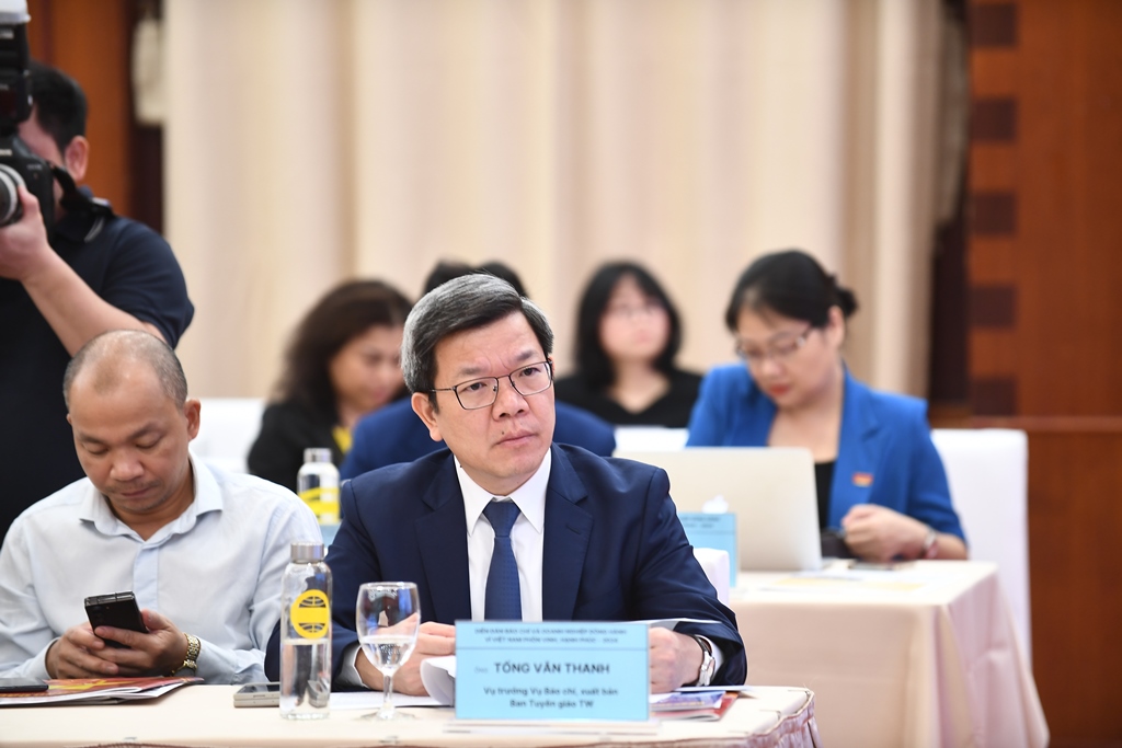 Diễn đàn Báo chí và Doanh nghiệp đồng hành vì Việt Nam phồn vinh, hạnh phúc năm 2024
