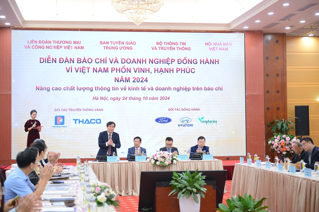 Diễn đàn Báo chí và Doanh nghiệp đồng hành vì Việt Nam phồn vinh, hạnh phúc năm 2024
