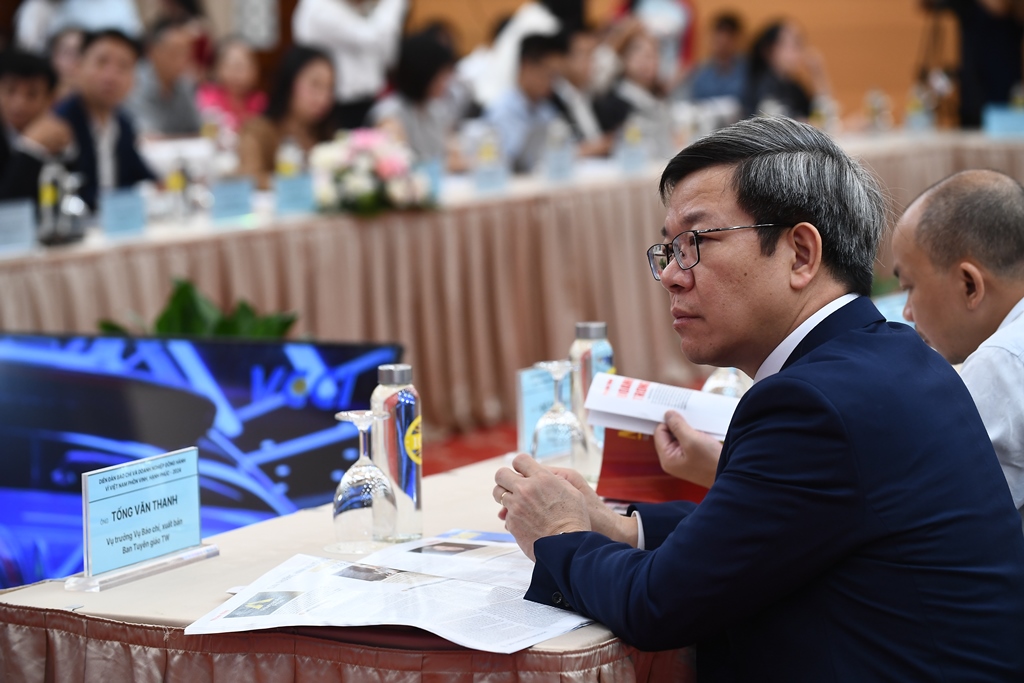 Diễn đàn Báo chí và Doanh nghiệp đồng hành vì Việt Nam phồn vinh, hạnh phúc năm 2024
