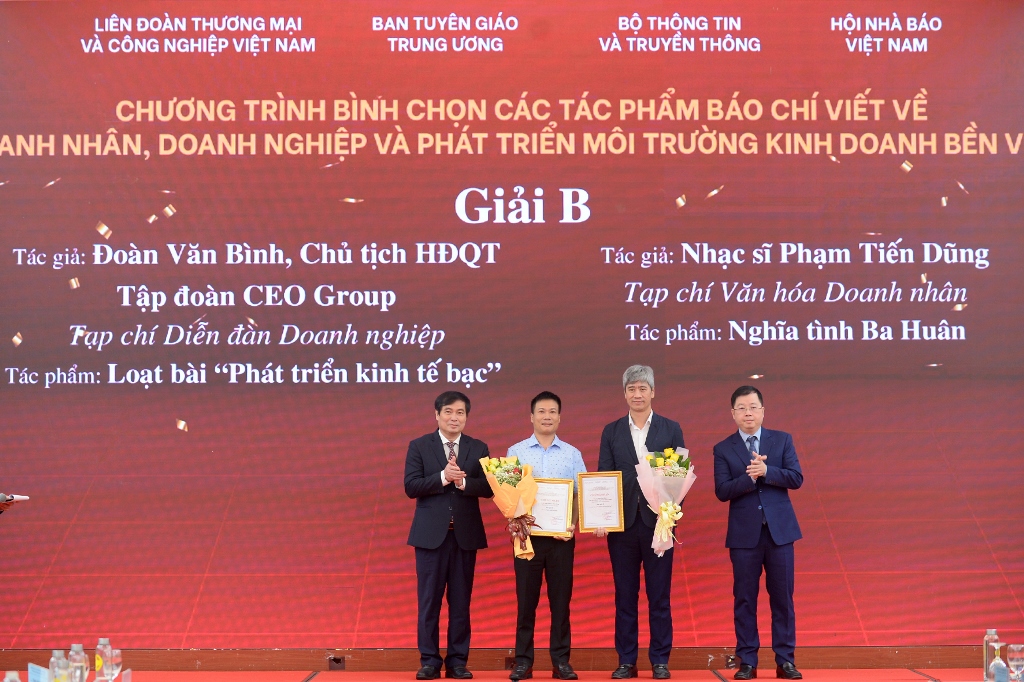 Diễn đàn Báo chí và Doanh nghiệp đồng hành vì Việt Nam phồn vinh, hạnh phúc năm 2024