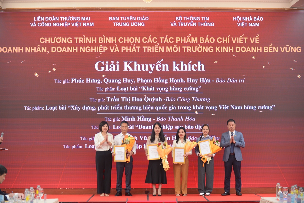 Diễn đàn Báo chí và Doanh nghiệp đồng hành vì Việt Nam phồn vinh, hạnh phúc năm 2024